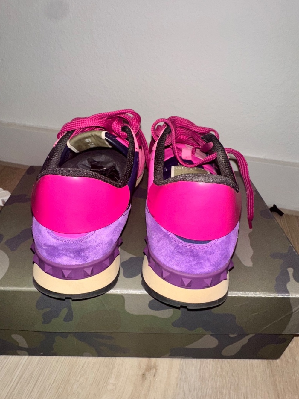 Valentino sneakers - Picture 2 of 4